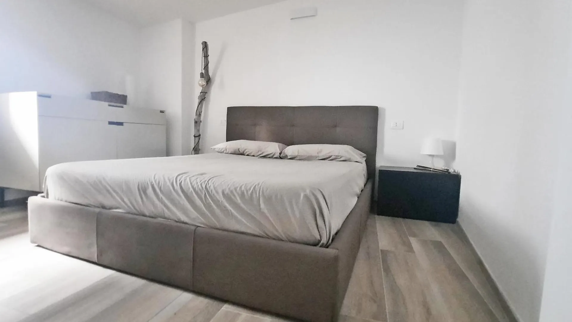 Holiday home Smiley House Villa San Felice del Benaco Italy